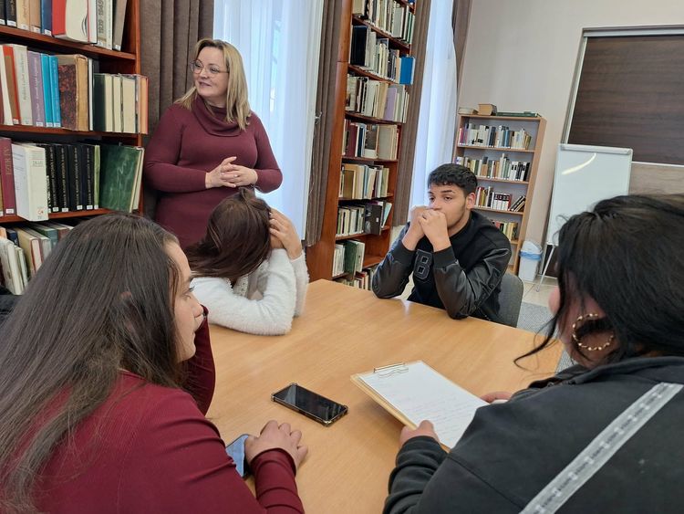 Nyomozás a könyvtárban! 